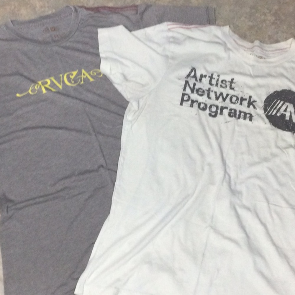 2 RVCA shirts